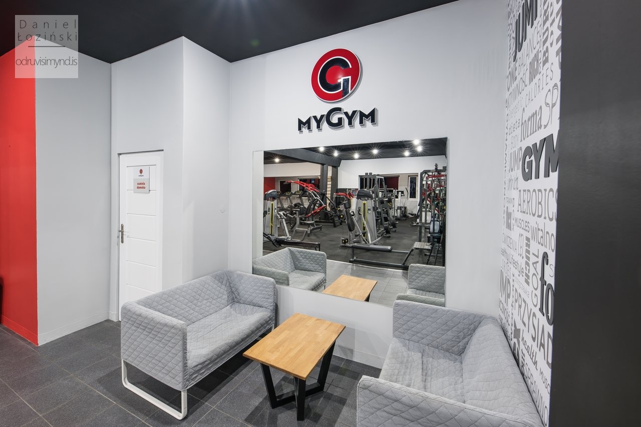 Fasteignaljósmyndun. Mynd af líkamsræktarstöðinni. Ljósmyndun fyrir fyrirtæki og hótel. Mynd af byggingunni að innan tekin af ljósmyndaranum Daniel Łoziński. Portfolio - odruvisimynd.is