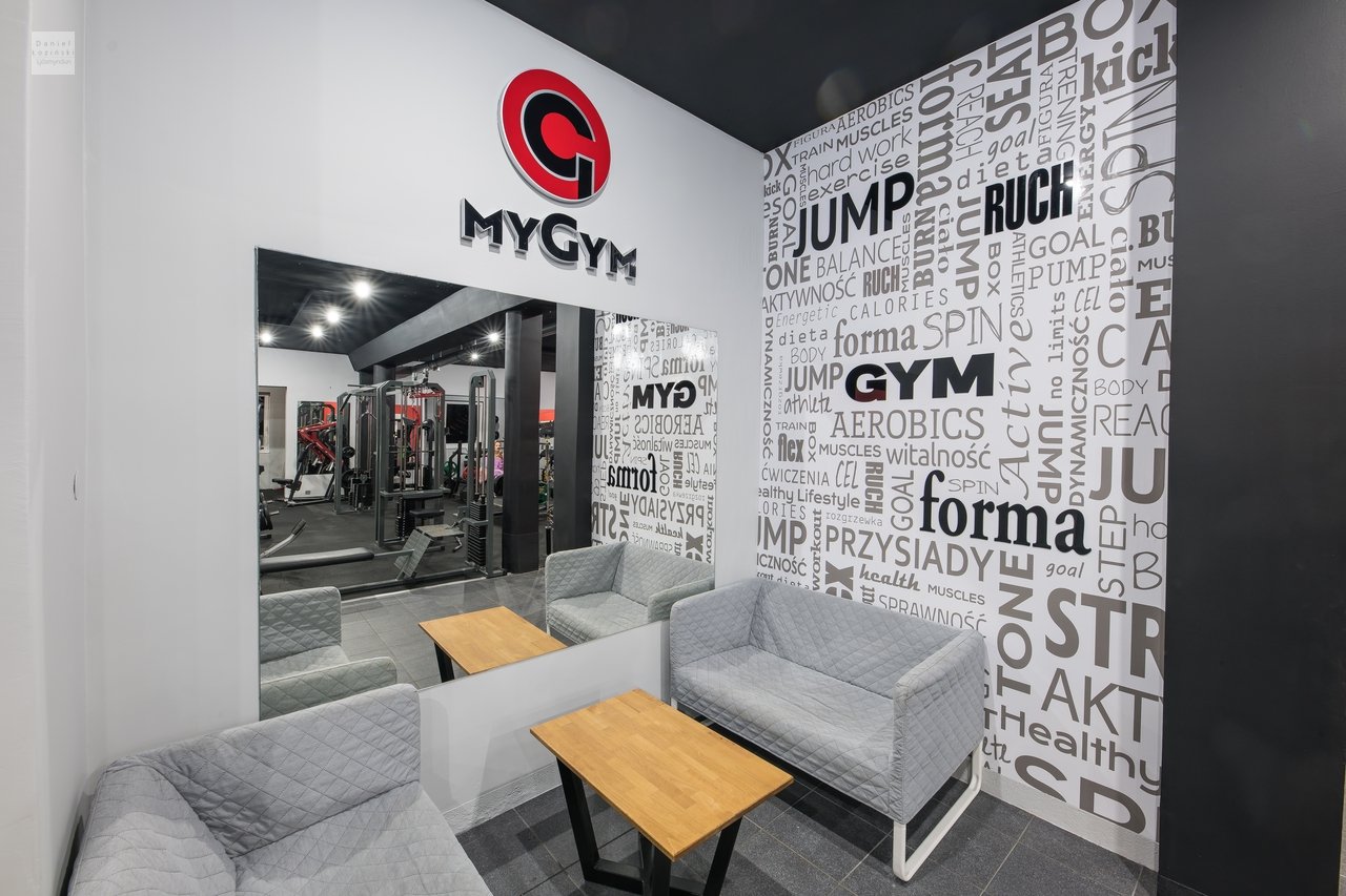 Mynd af líkamsræktarherberginu. Fasteignamyndir. Myndir teknar fyrir fyrirtæki sem rekur líkamsræktarstöð. Ljósmynd tekin af ljósmyndaranum Daniel Lozinski. Ljósmyndir teknar með Nikon myndavél, Sigma linsum.