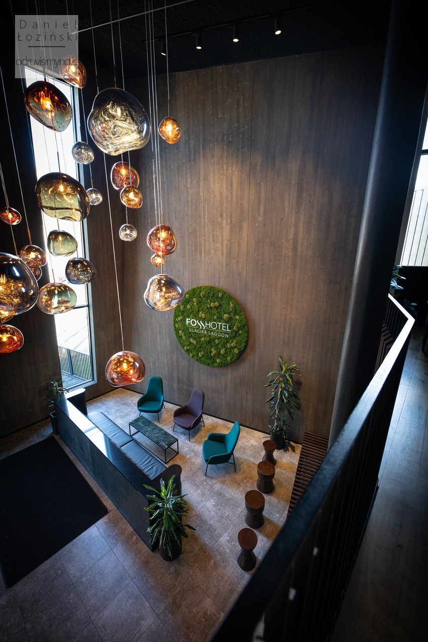 Fasteignaljósmyndun. Ljósmyndun fyrir fyrirtæki og hótel. Mynd af byggingunni að innan tekin af ljósmyndaranum Daniel Łoziński. Portfolio - odruvisimynd.is
