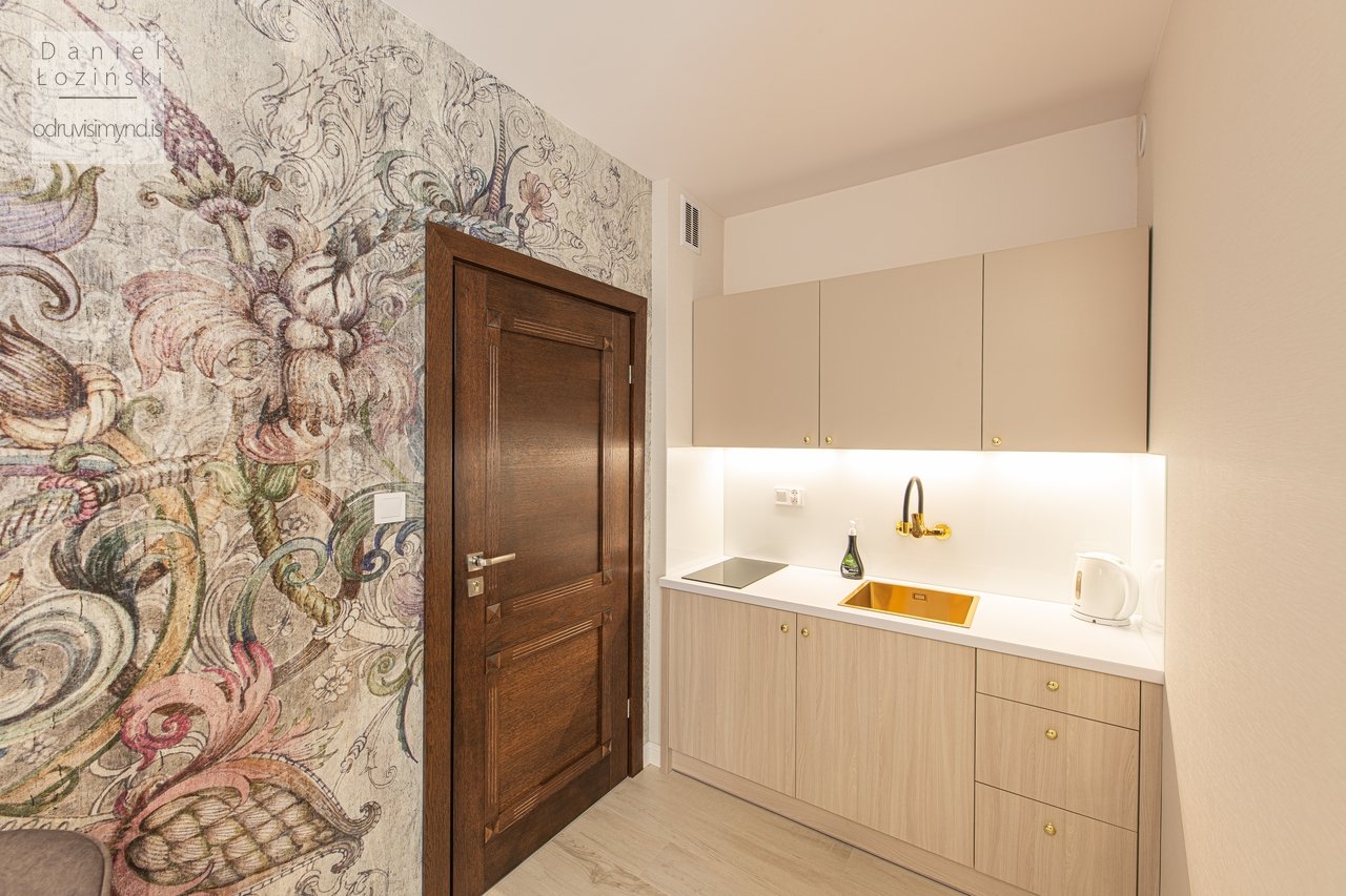 Myndir af Marlen hótelinu. Mynd tekin á vegum félagsins. Myndafundur fyrir fyrirtækið. Mynd af hótelíbúðinni. Myndir teknar með Nikon myndavél og Sigma ART linsum. Ljósmyndari - Daniel Łoziński. Fasteignaljósmyndun.