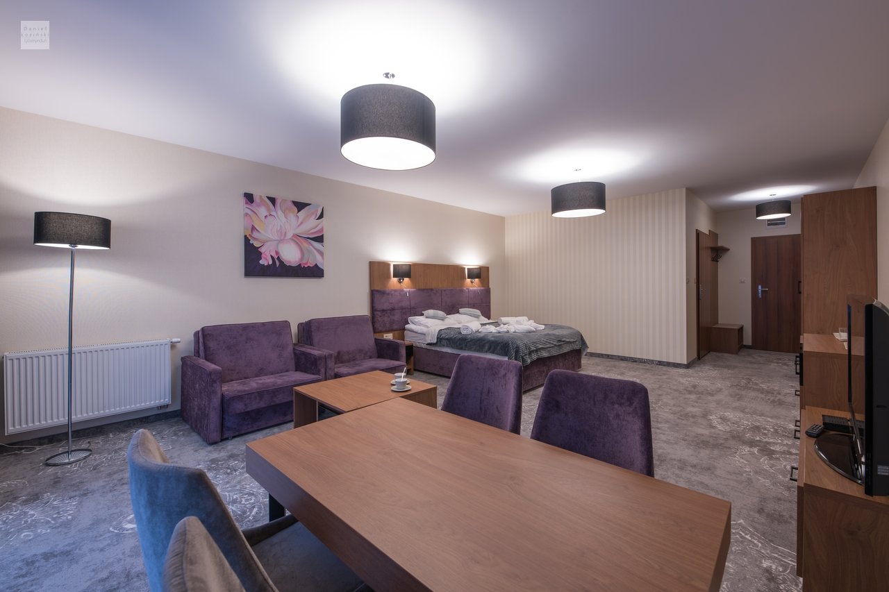 Lúxus íbúð á Wistom hótelinu í Kołobrzeg við sjóinn. Ljósmynd af eigninni. Mynd tekin af ljósmyndaranum Daniel Łoziński.